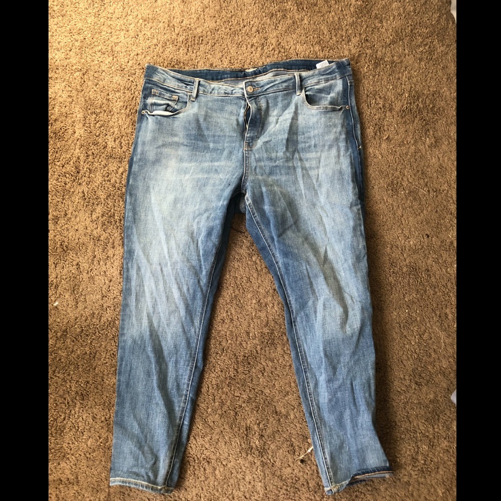 Plus sized Old Navy medium wash jeans